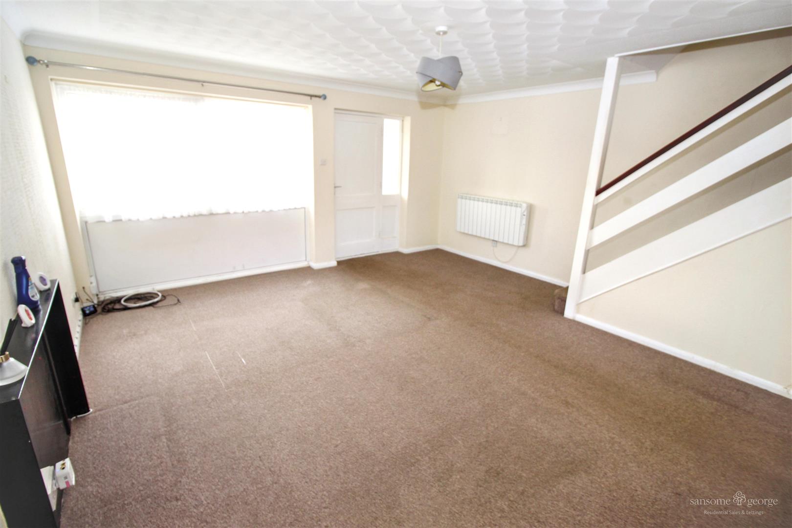 3 bed property in Poole Close, Reading
